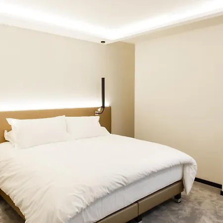 Montrachet 4 Personnes Vue Cathédrale 1 Place De Parking * Dijon