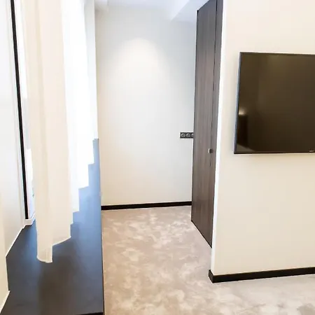 Montrachet 4 Personnes Vue Cathédrale 1 Place De Parking * Dijon