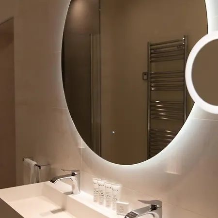 Montrachet 4 Personnes Vue Cathédrale 1 Place De Parking * Dijon