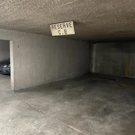 Montrachet 4 Personnes Vue Cathedrale 1 Place De Parking