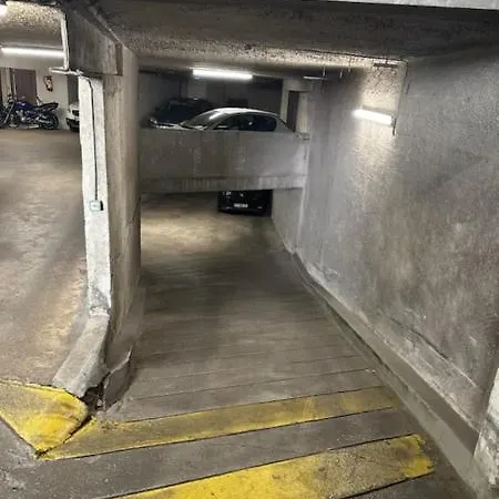 Montrachet 4 Personnes Vue Cathédrale 1 Place De Parking *