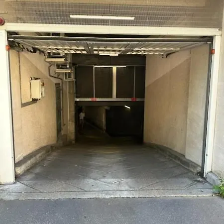 Montrachet 4 Personnes Vue Cathédrale 1 Place De Parking * Dijon