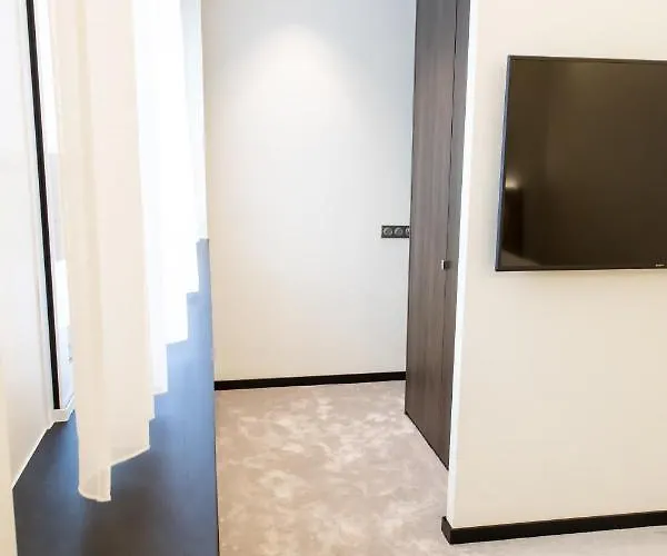 Montrachet 4 Personnes Vue Cathedrale 1 Place De Parking * Dijon