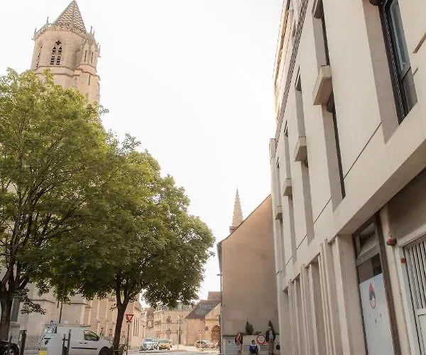 Montrachet 4 Personnes Vue Cathedrale 1 Place De Parking * ディジョン