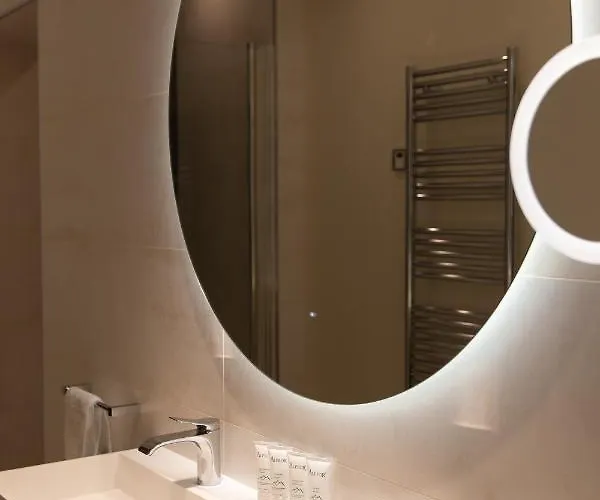 Montrachet 4 Personnes Vue Cathedrale 1 Place De Parking * ディジョン