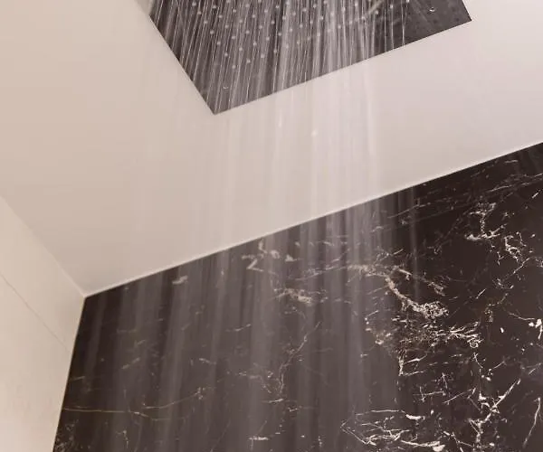 Montrachet 4 Personnes Vue Cathedrale 1 Place De Parking * Dijon