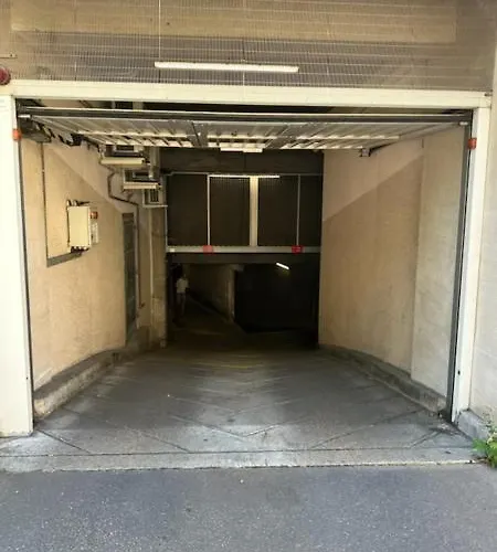 Montrachet 4 Personnes Vue Cathedrale 1 Place De Parking * ディジョン